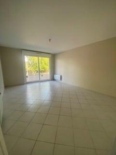 SAINT ANDRE LES VERGERS – T3 avec balcon et parking