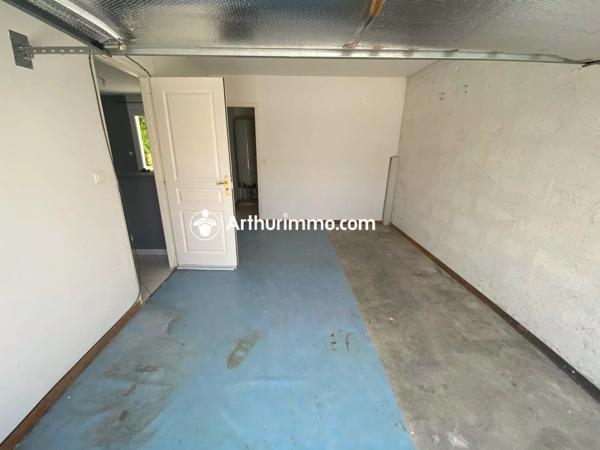 Vente                                                      Maison
                        
                     3 pièces                      69 m2                     à Matha