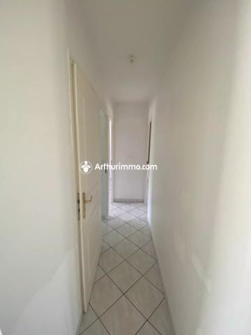 Vente                                                      Maison
                        
                     3 pièces                      69 m2                     à Matha