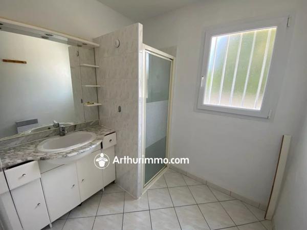 Vente                                                      Maison
                        
                     3 pièces                      69 m2                     à Matha