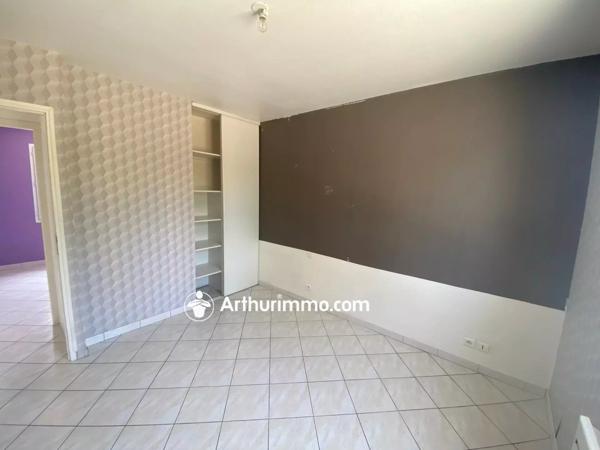 Vente                                                      Maison
                        
                     3 pièces                      69 m2                     à Matha
