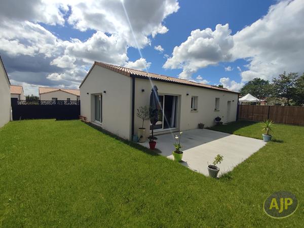 Maison à louer Montaigu : 3 pièces, 70m² avec 2 chambre(s) à 815€ - AJP Immobilier Montaigu