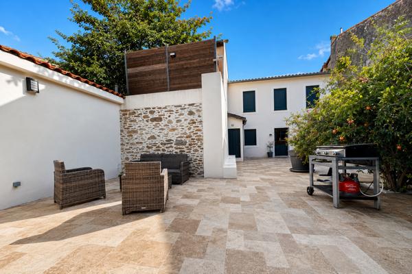 Maison de village T6 avec jardin & piscine Lezignan corbieres