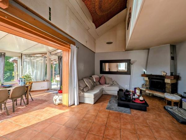 MAISON 5 PIECES AU CALME IDEALEMENT SITUEE