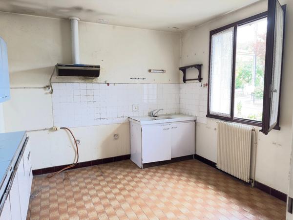 Maison plain-pied 95 M2 sur sous sol total, jardin clos de 650 M2