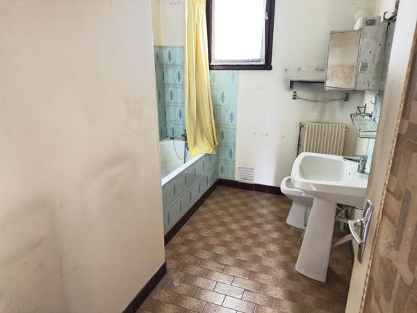 Maison plain-pied 95 M2 sur sous sol total, jardin clos de 650 M2