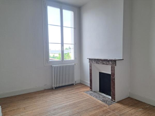 MAISON DE VILLE