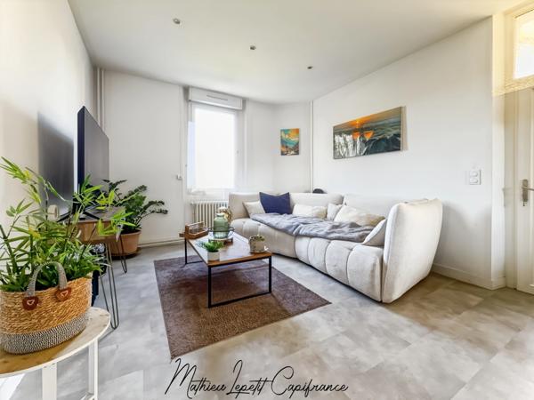 MAISON FAMILIALE ENTIÈREMENT RÉNOVÉE – VOLUMES GÉNÉREUX 7 PIECES PERIGUEUX (24)