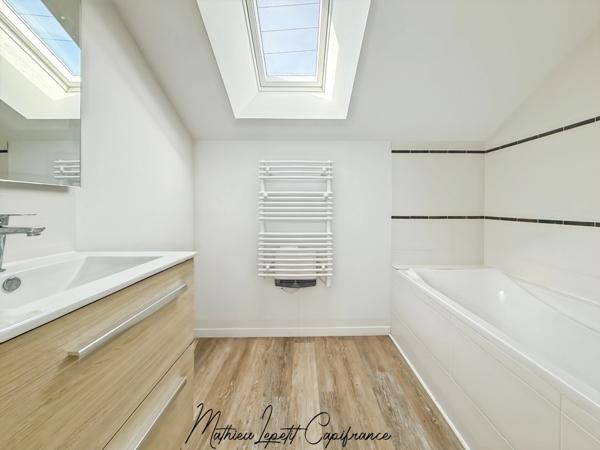 MAISON FAMILIALE ENTIÈREMENT RÉNOVÉE – VOLUMES GÉNÉREUX 7 PIECES PERIGUEUX (24)