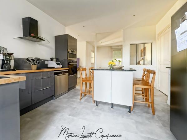 MAISON FAMILIALE ENTIÈREMENT RÉNOVÉE – VOLUMES GÉNÉREUX 7 PIECES PERIGUEUX (24)