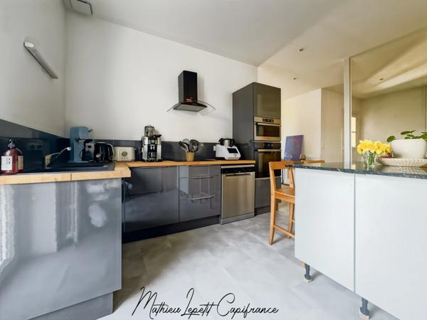 MAISON FAMILIALE ENTIÈREMENT RÉNOVÉE – VOLUMES GÉNÉREUX 7 PIECES PERIGUEUX (24)