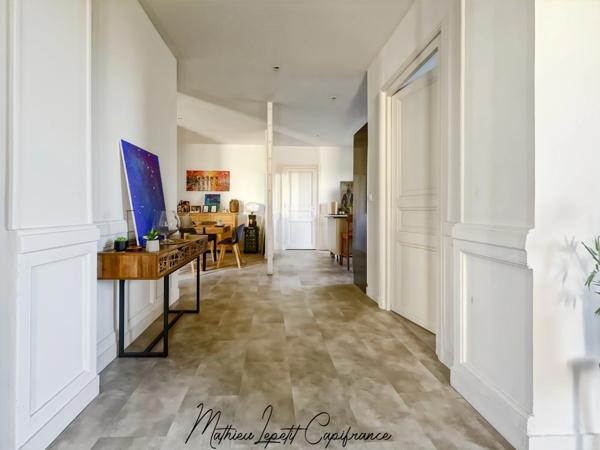 MAISON FAMILIALE ENTIÈREMENT RÉNOVÉE – VOLUMES GÉNÉREUX 7 PIECES PERIGUEUX (24)