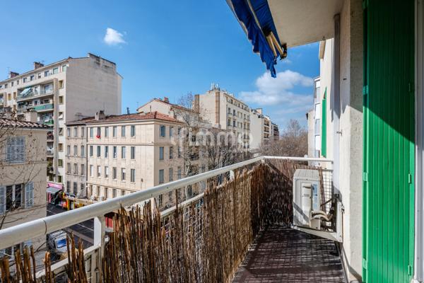 St Charles 13001 Appartement T3 avec balcons et vue dégagée à rénover