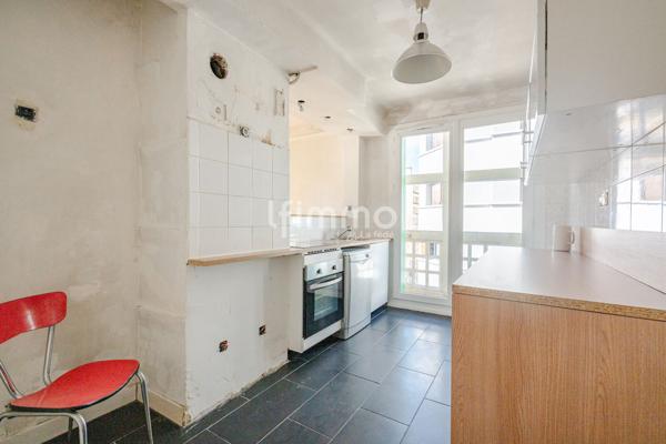 St Charles 13001 Appartement T3 avec balcons et vue dégagée à rénover