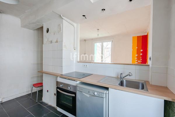 St Charles 13001 Appartement T3 avec balcons et vue dégagée à rénover