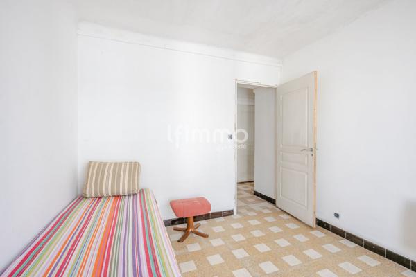 St Charles 13001 Appartement T3 avec balcons et vue dégagée à rénover