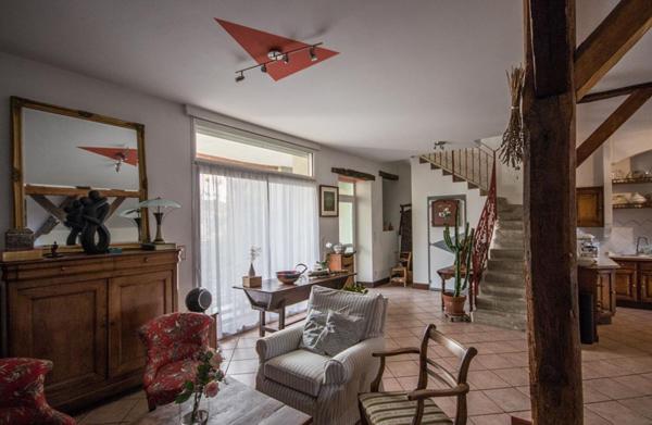 A Mirande maison de ville avec jardin