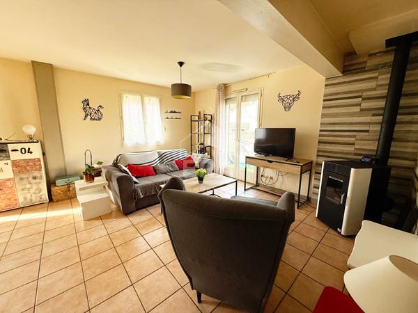 Maison individuelle - 4 chambres - 542 m² de parcelle.