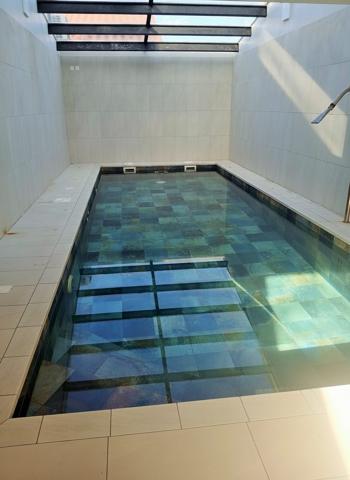 Belle propriété de plain-pied avec piscine et Spa
