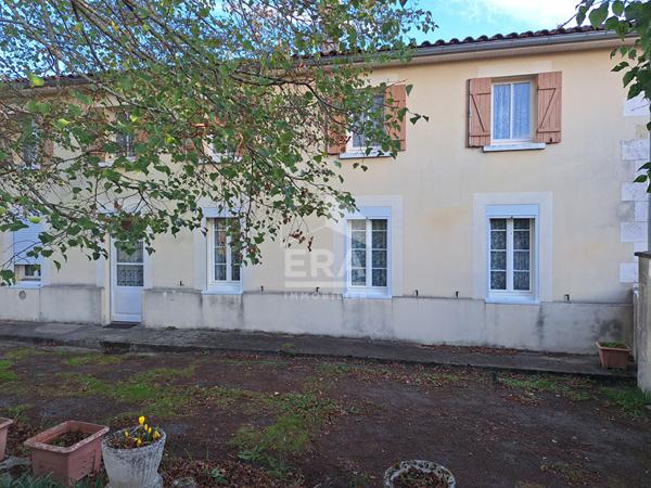 Maison de campagne à 10 minutes de Montpon Ménestérol.