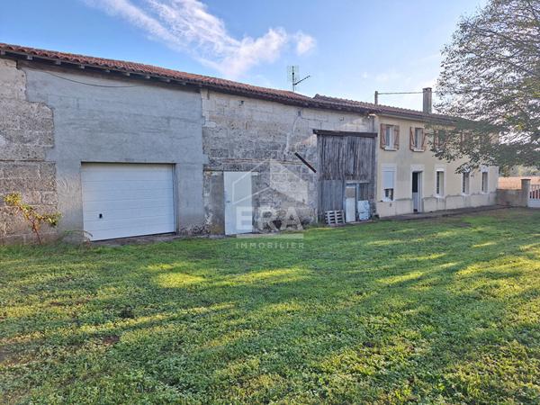 Maison de campagne à 10 minutes de Montpon Ménestérol.
