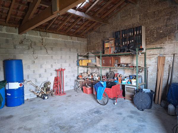 Maison de campagne à 10 minutes de Montpon Ménestérol.