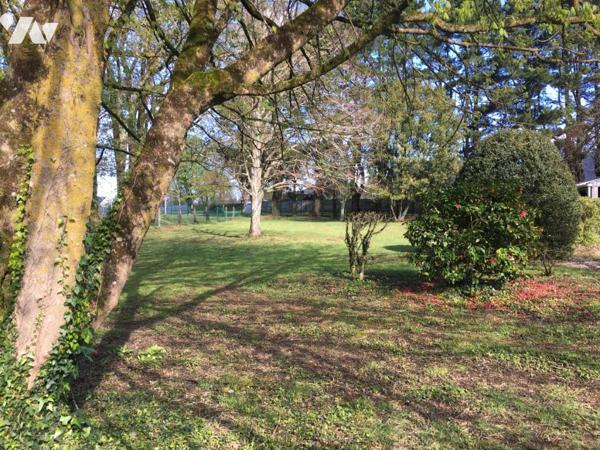 VANNES Océane, maison 1978, parc 3900 m² en zone Uca.