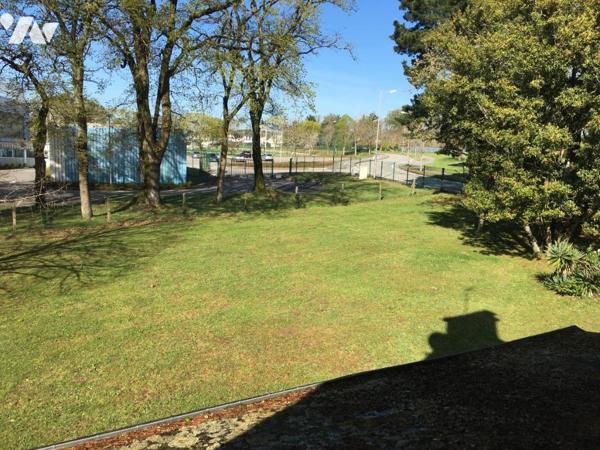 VANNES Océane, maison 1978, parc 3900 m² en zone Uca.