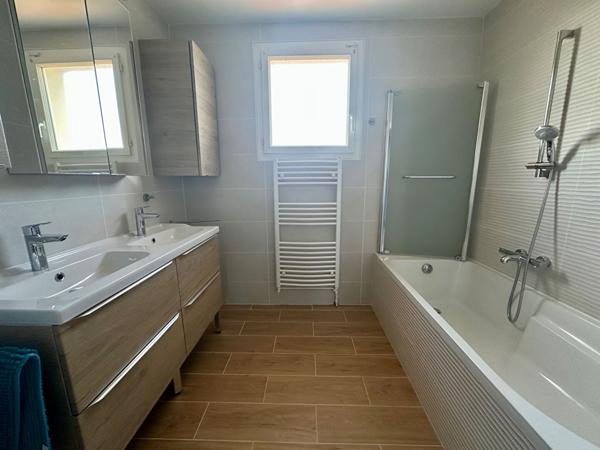 Maison Cepet 5 pièce(s) 120m2 avec grand garage 