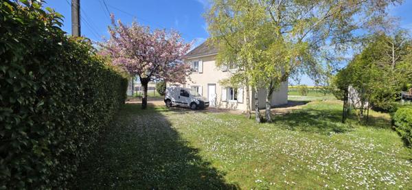 A VENDRE Maison de 115 m² Habitables sur la commune de BEAUMONT DU GATINAIS Beaumont-du-Gâtinais (77890)