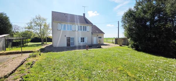 A VENDRE Maison de 115 m² Habitables sur la commune de BEAUMONT DU GATINAIS Beaumont-du-Gâtinais (77890)