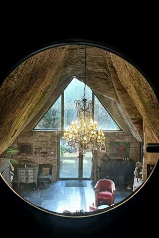Domaine troglodyte d'exception avec salle de cinéma