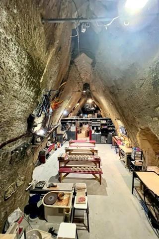 Domaine troglodyte d'exception avec salle de cinéma