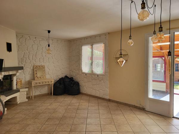 Maison à vendre 6 pièces AIRVAULT (79) Terrain 984 m²