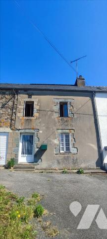 ST VICNENT SUR OUST - 143/218M - Proche bourg, maison mitoyenne en pierre sous ardoise comprena...
