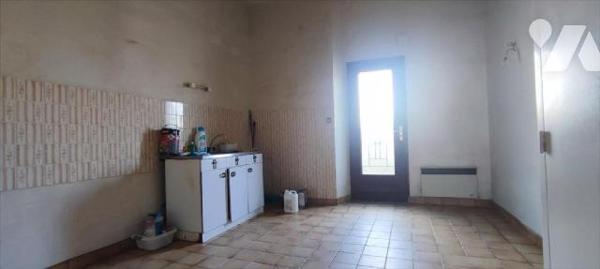 ST VICNENT SUR OUST - 143/218M - Proche bourg, maison mitoyenne en pierre sous ardoise comprena...