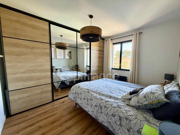 Maison récente à vendre 4 pièces 98 m2, piscine, garage sur 421 m2 PERTUIS (84)
