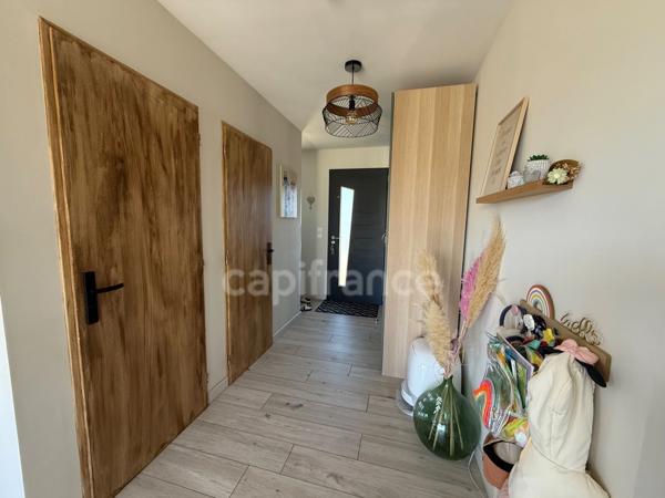 Maison récente à vendre 4 pièces 98 m2, piscine, garage sur 421 m2 PERTUIS (84)