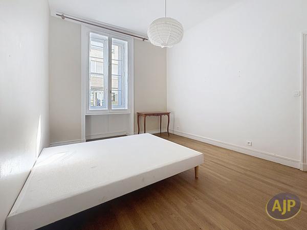 Appartement à vendre Nantes - 4 pièces, 81m² avec 2 chambre(s) à 365 000€ - AJP Immobilier Nantes Ouest