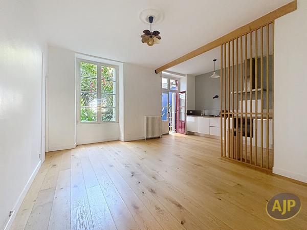 Appartement à vendre Nantes - 4 pièces, 81m² avec 2 chambre(s) à 365 000€ - AJP Immobilier Nantes Ouest