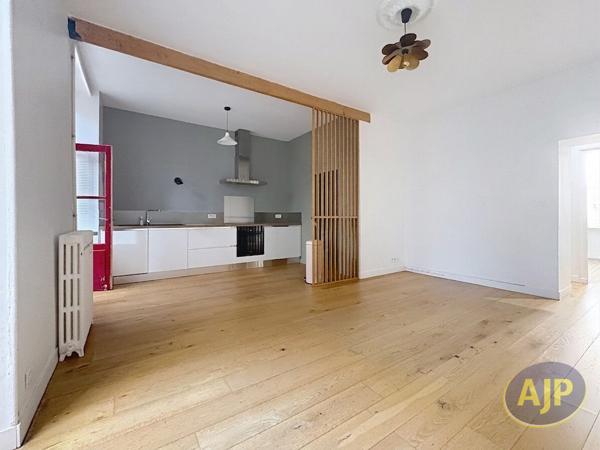 Appartement à vendre Nantes - 4 pièces, 81m² avec 2 chambre(s) à 365 000€ - AJP Immobilier Nantes Ouest
