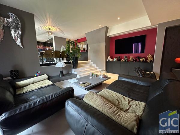 A VENDRE MAGNIFIQUE 5/6PP CAEN PLACE DE LA REPUBLIQUE.