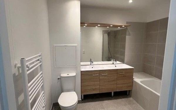 Appartement à louer    3 pièces • 77,52 m2 Bagnolet