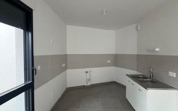 Appartement à louer    3 pièces • 77,52 m2 Bagnolet