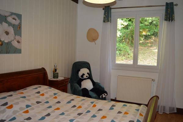 Maison familiale à vendre avec studio indépendant et dépendances à Prigonrieux (24130)