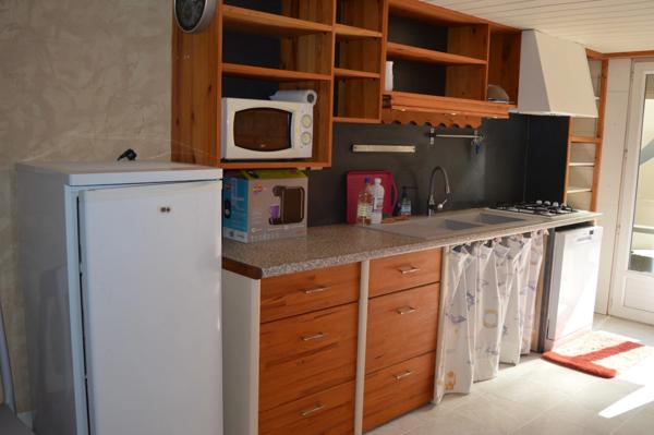 Maison familiale à vendre avec studio indépendant et dépendances à Prigonrieux (24130)