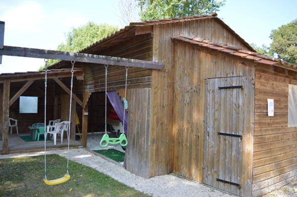 Maison familiale à vendre avec studio indépendant et dépendances à Prigonrieux (24130)