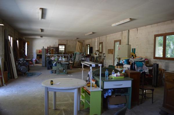 Maison familiale à vendre avec studio indépendant et dépendances à Prigonrieux (24130)