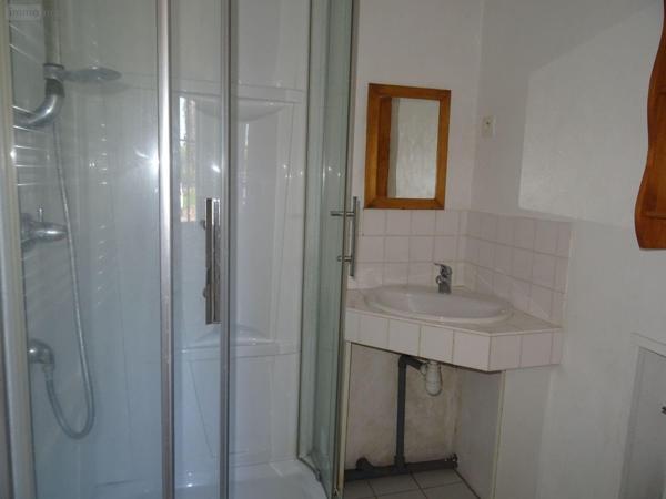 Maison de ville à vendre à Queaux dans la Vienne (86150), ref : 2517