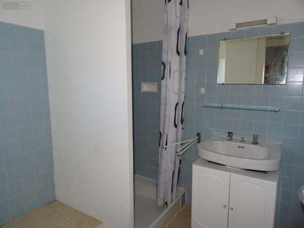 Maison de ville à vendre à Queaux dans la Vienne (86150), ref : 2517